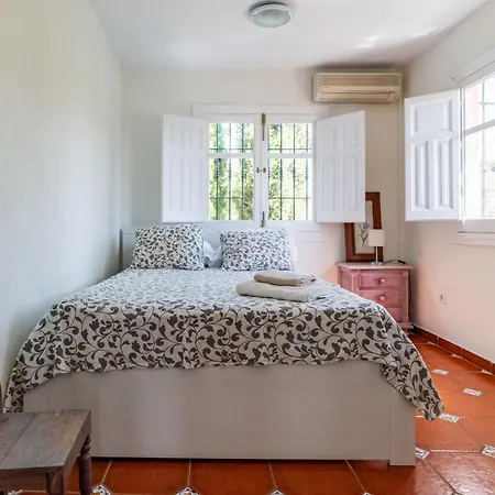 Charming House With Private Pool And Garden Holiday home *